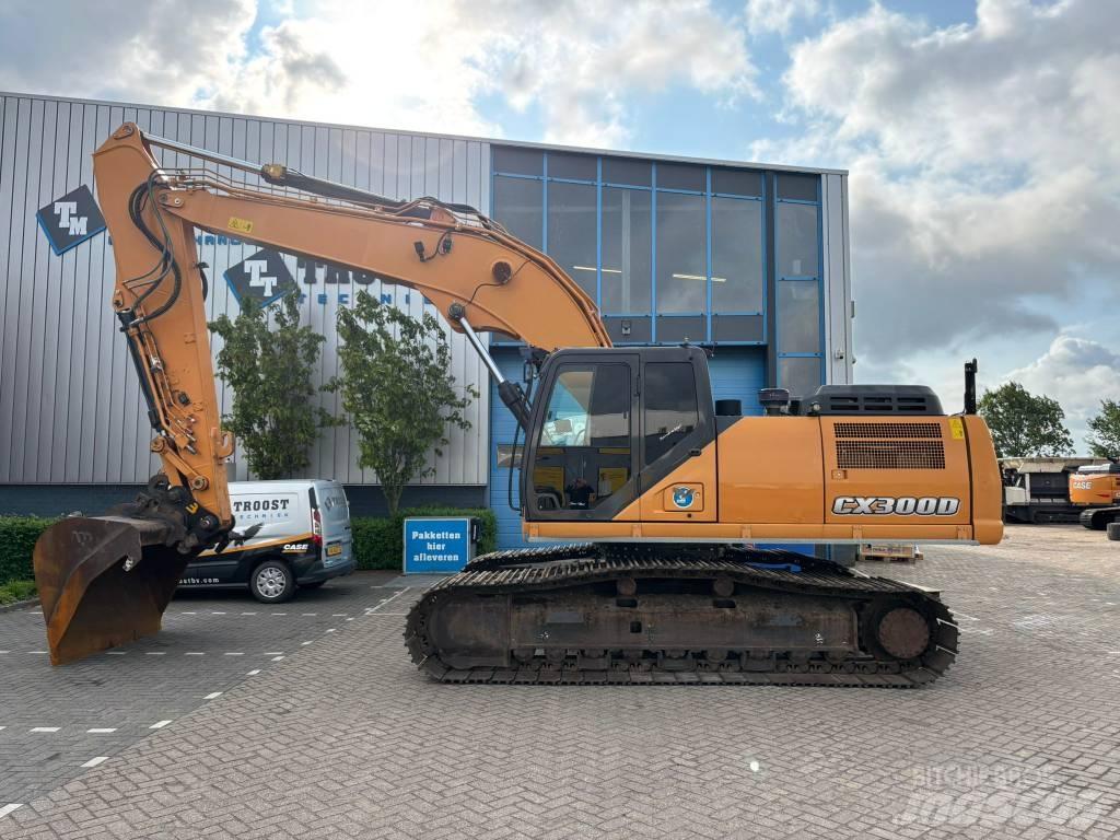 CASE CX300D Paletli ekskavatörler