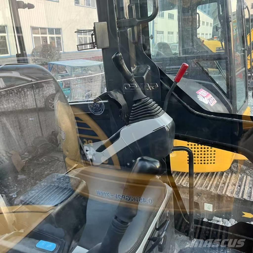 Komatsu PC 35 MR Mini ekskavatörler, 7 tona dek