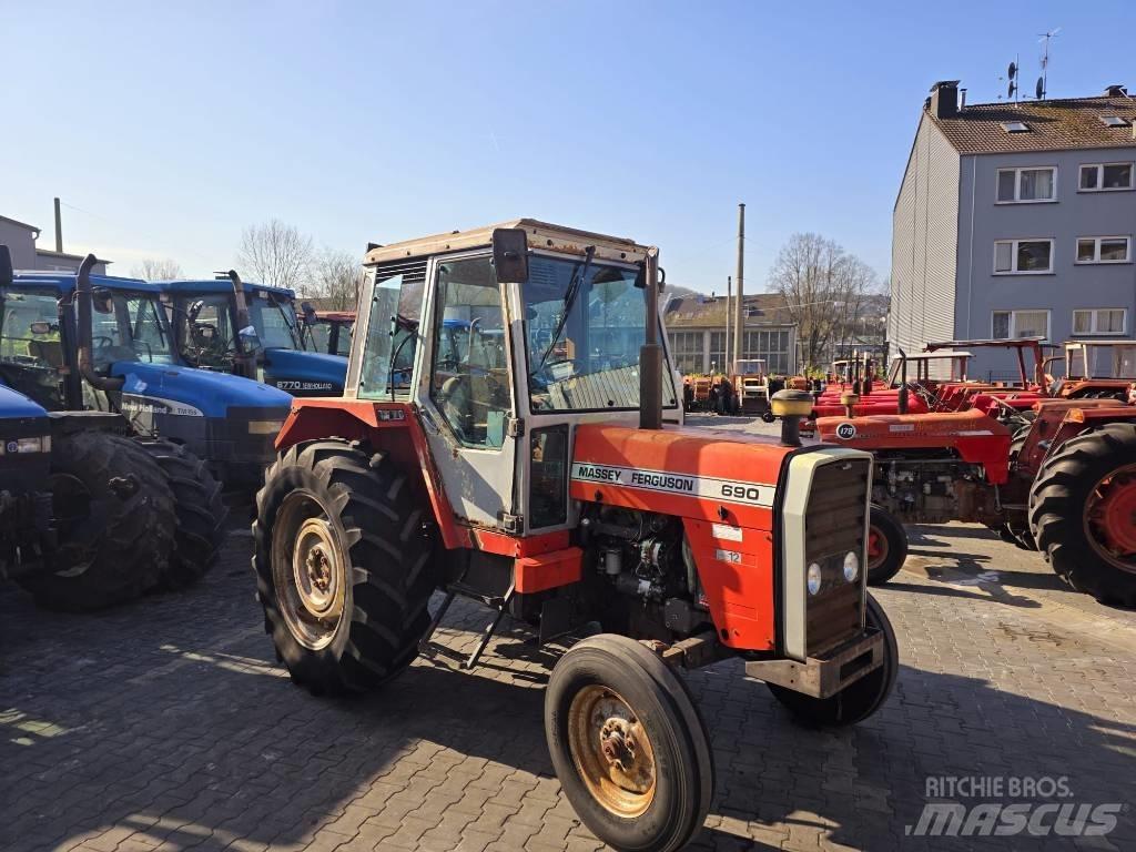 Massey Ferguson 690 Traktörler