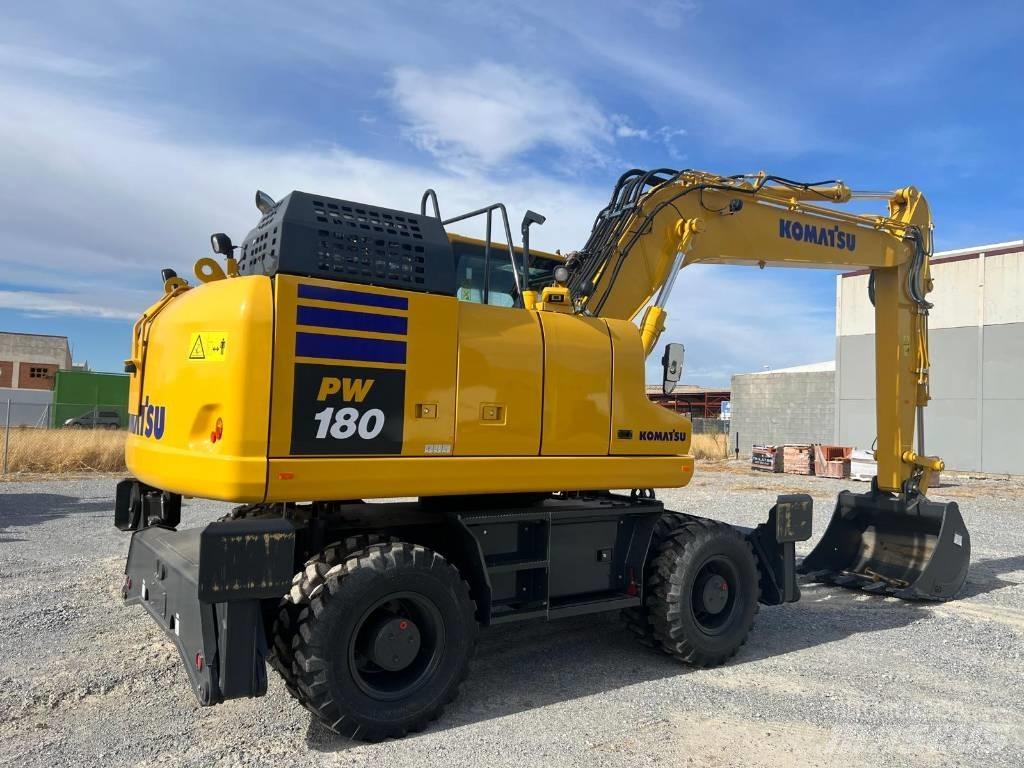 Komatsu PW 180 Lastik tekerli ekskavatörler
