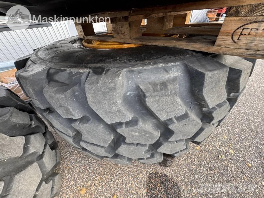 Trelleborg EMR1030 Lastikler
