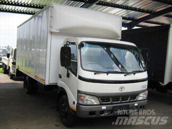 Toyota Dyna 8145 Kapali kasa kamyonlar