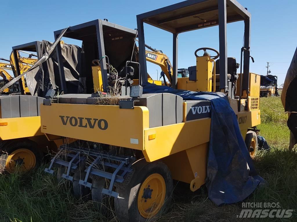 Volvo PT 125 Pnömatik lastikli silindirler