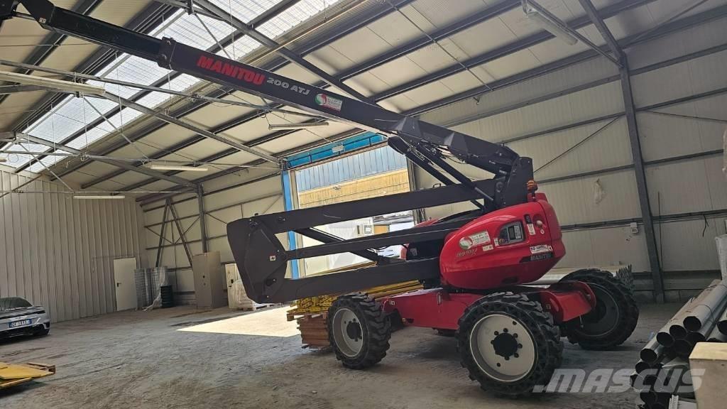 Manitou 200 ATJ Körüklü personel platformları