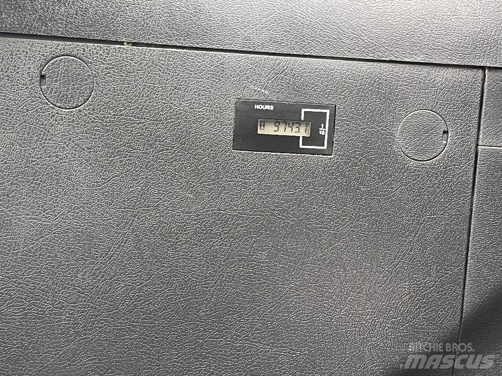 Hyundai HW140 Lastik tekerli ekskavatörler