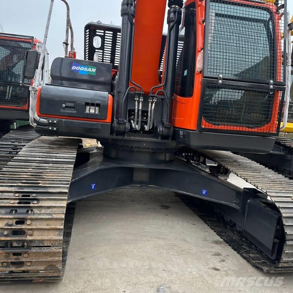 Doosan DX225LC-9C Paletli ekskavatörler