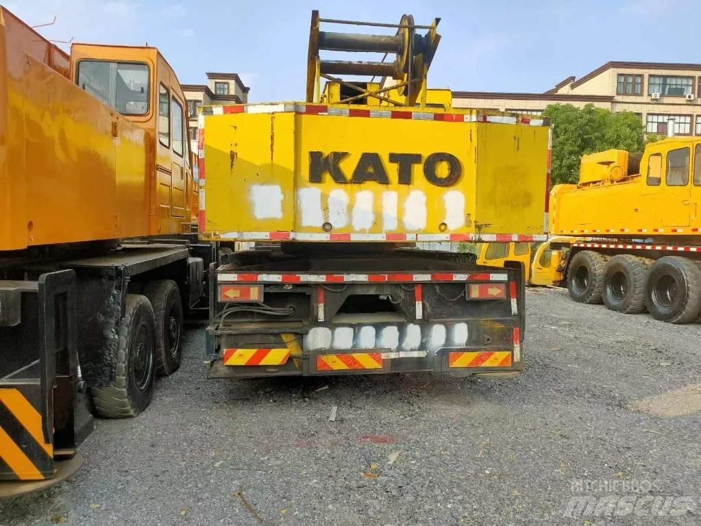 Kato NK 400 E-3 Yol-Arazi Tipi Vinçler (AT)