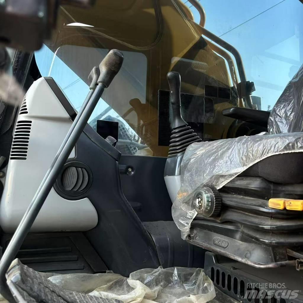 Komatsu 450 Paletli ekskavatörler