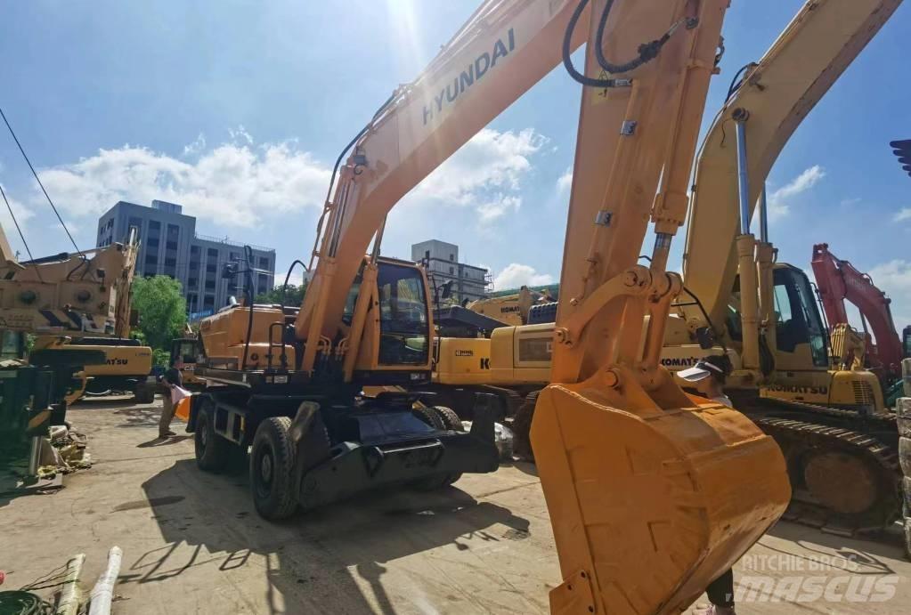 Hyundai R210W-9 Lastik tekerli ekskavatörler