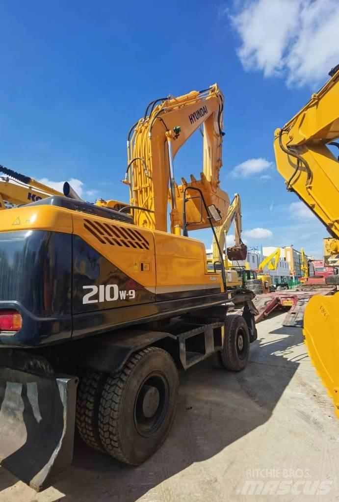 Hyundai R210W-9 Lastik tekerli ekskavatörler
