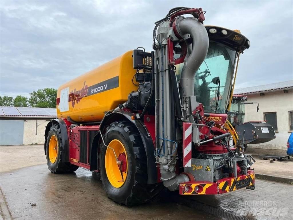 Vredo VT7028-2 Sivi gübre ve ilaç tankerleri