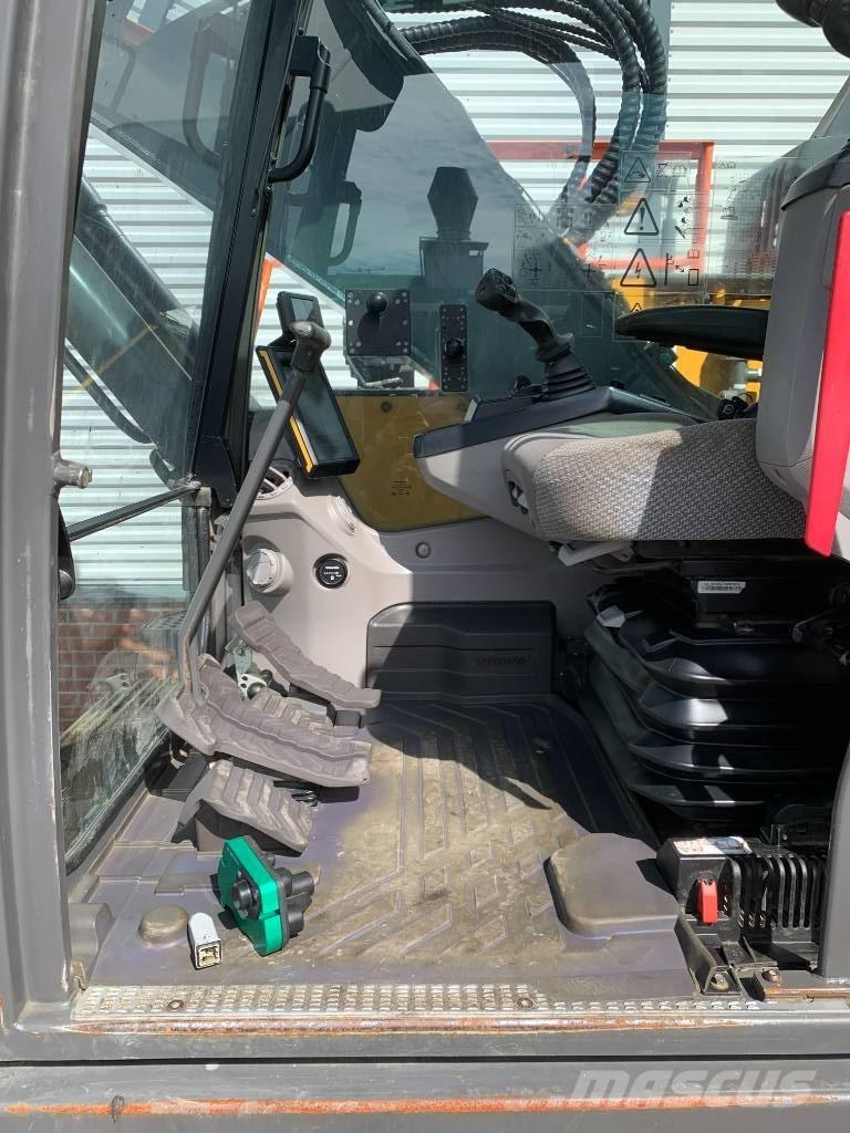 Volvo ECR235EL Paletli ekskavatörler
