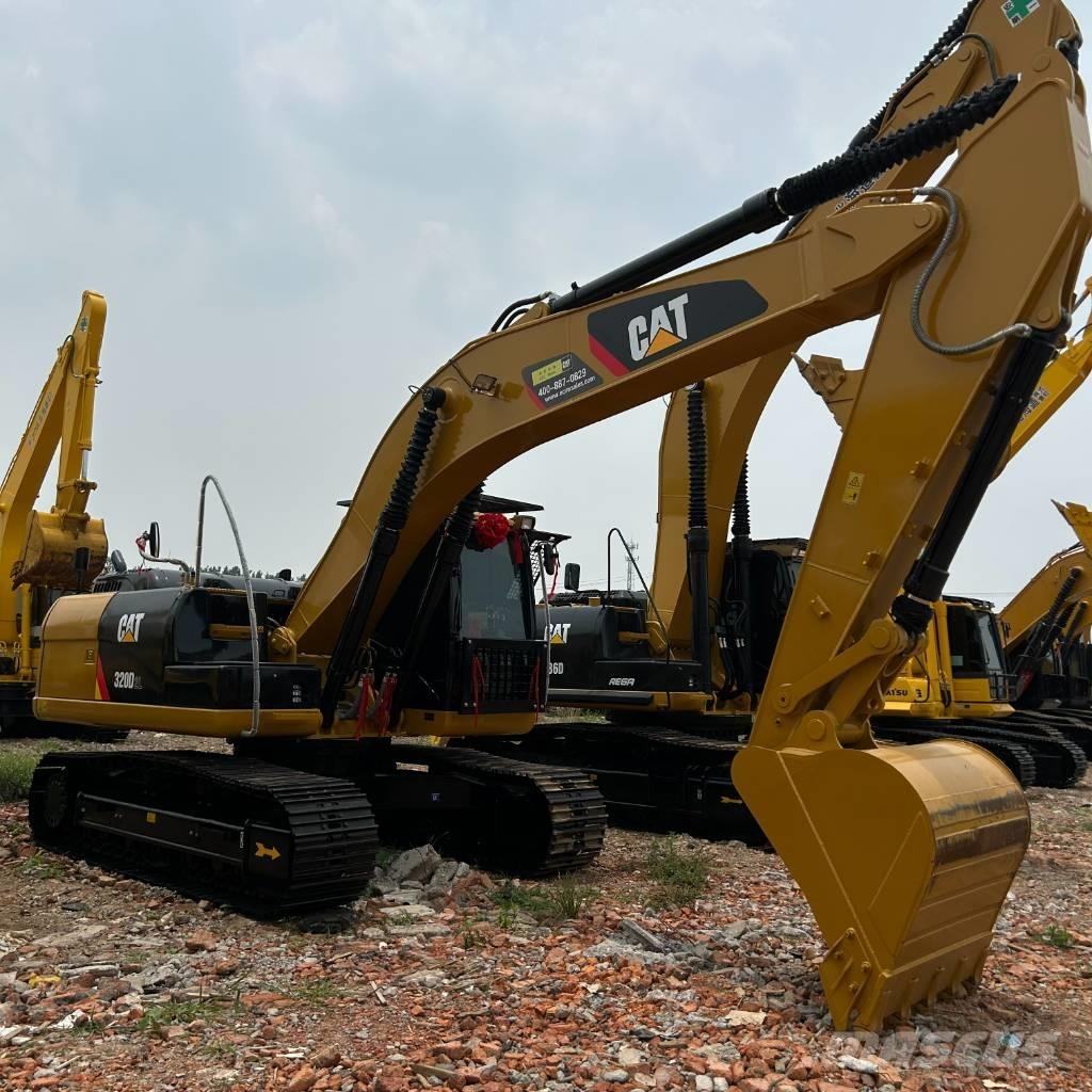 CAT 320D2L Paletli ekskavatörler