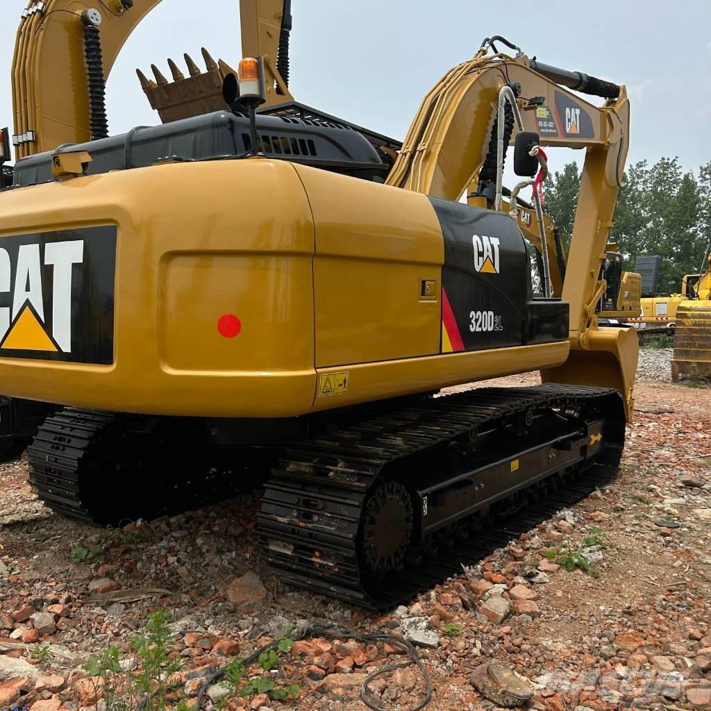 CAT 320D2L Paletli ekskavatörler