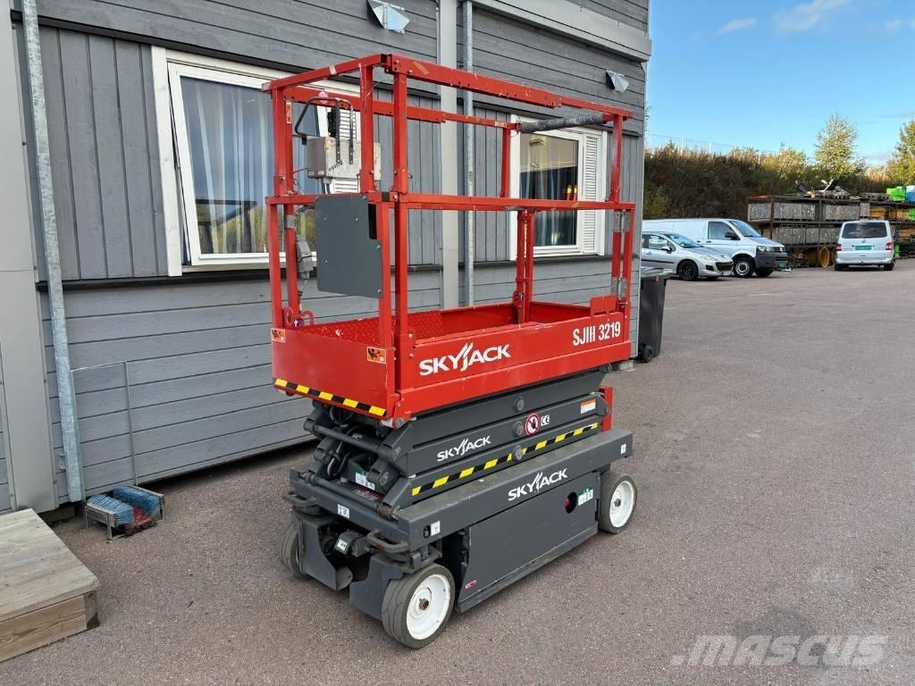 SkyJack SJ III 3219 Makasli platformlar