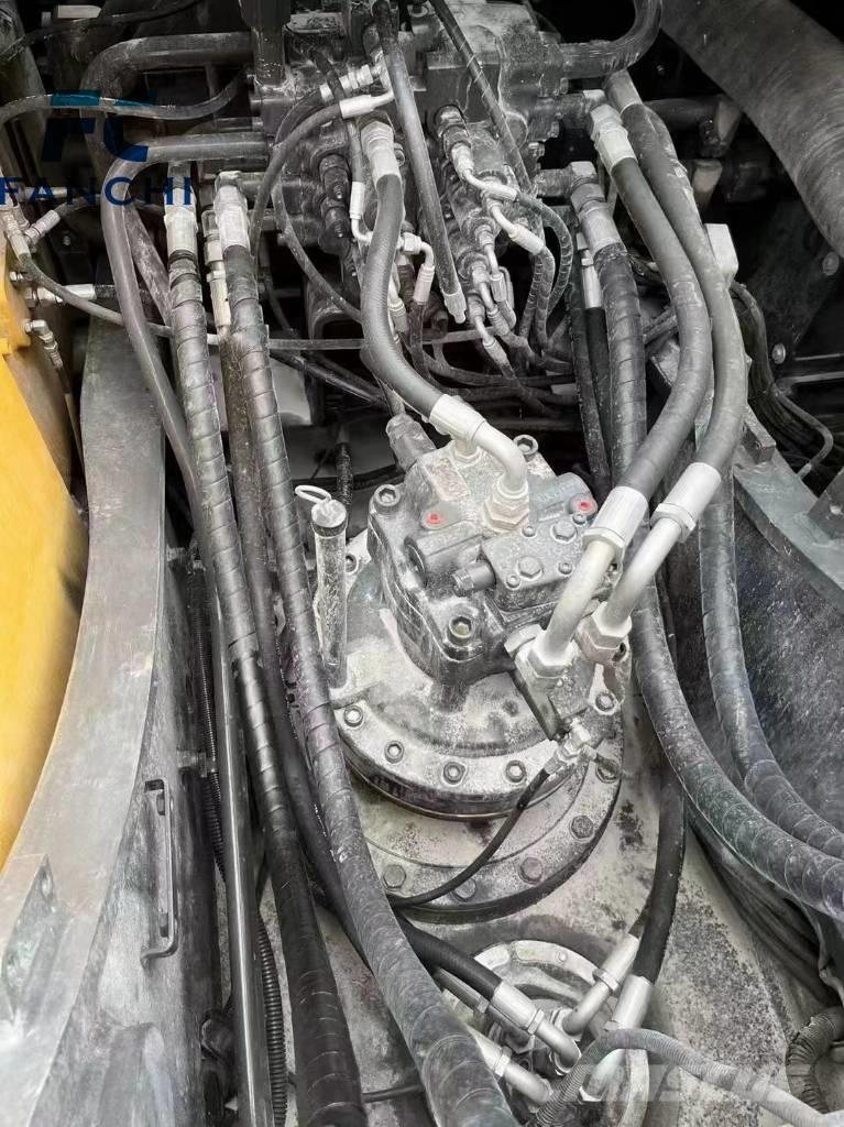 Volvo EC 240 B LC Paletli ekskavatörler