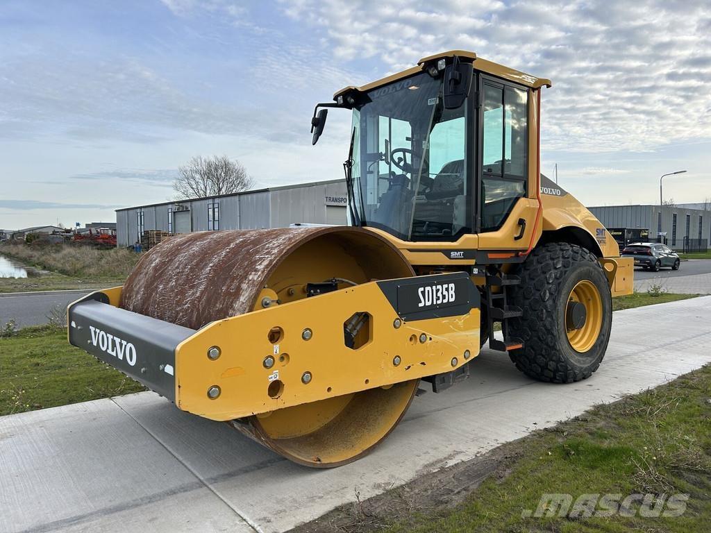 Volvo SD135B Tek tamburlu silindirler