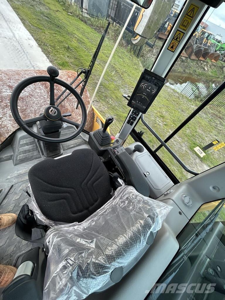 Volvo SD135B Tek tamburlu silindirler