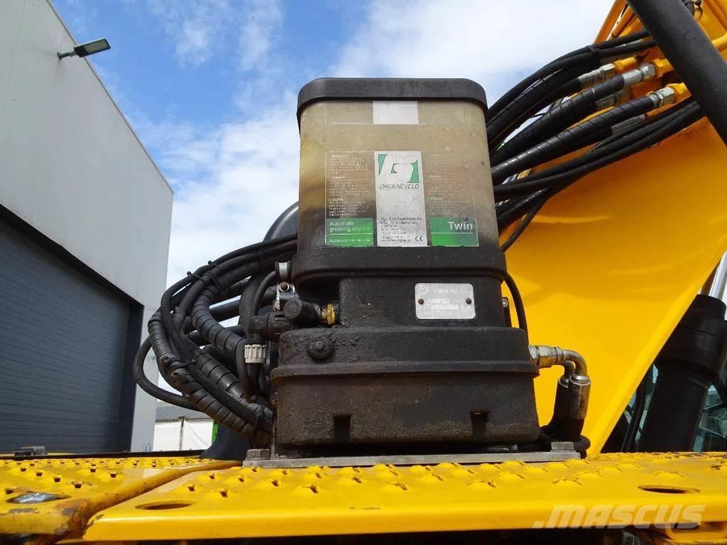 JCB JZ140 Paletli ekskavatörler