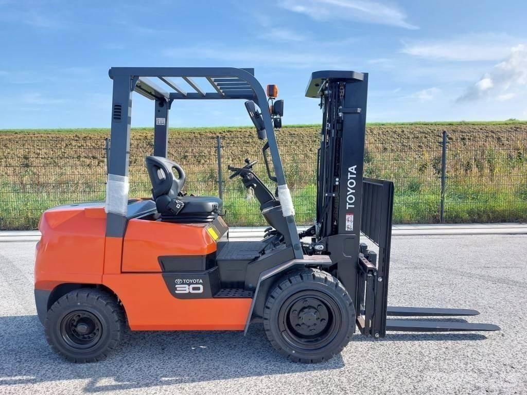 Toyota FDZN30 Diger