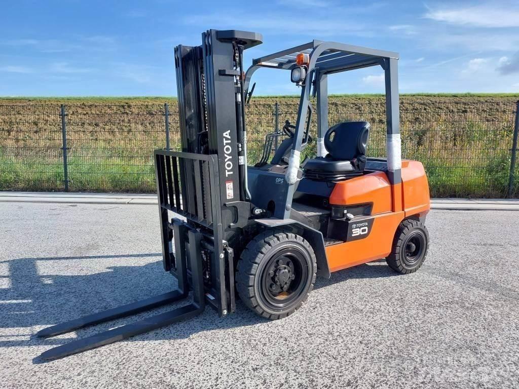 Toyota FDZN30 Diger