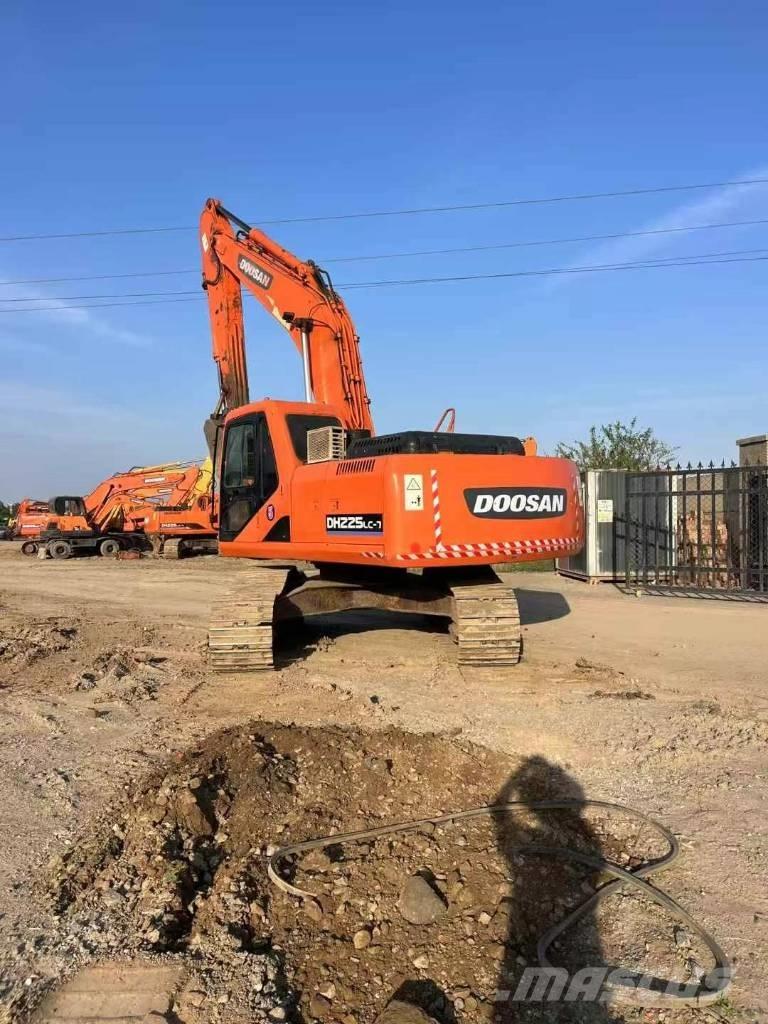 Doosan DH 225 LC-9 Paletli ekskavatörler