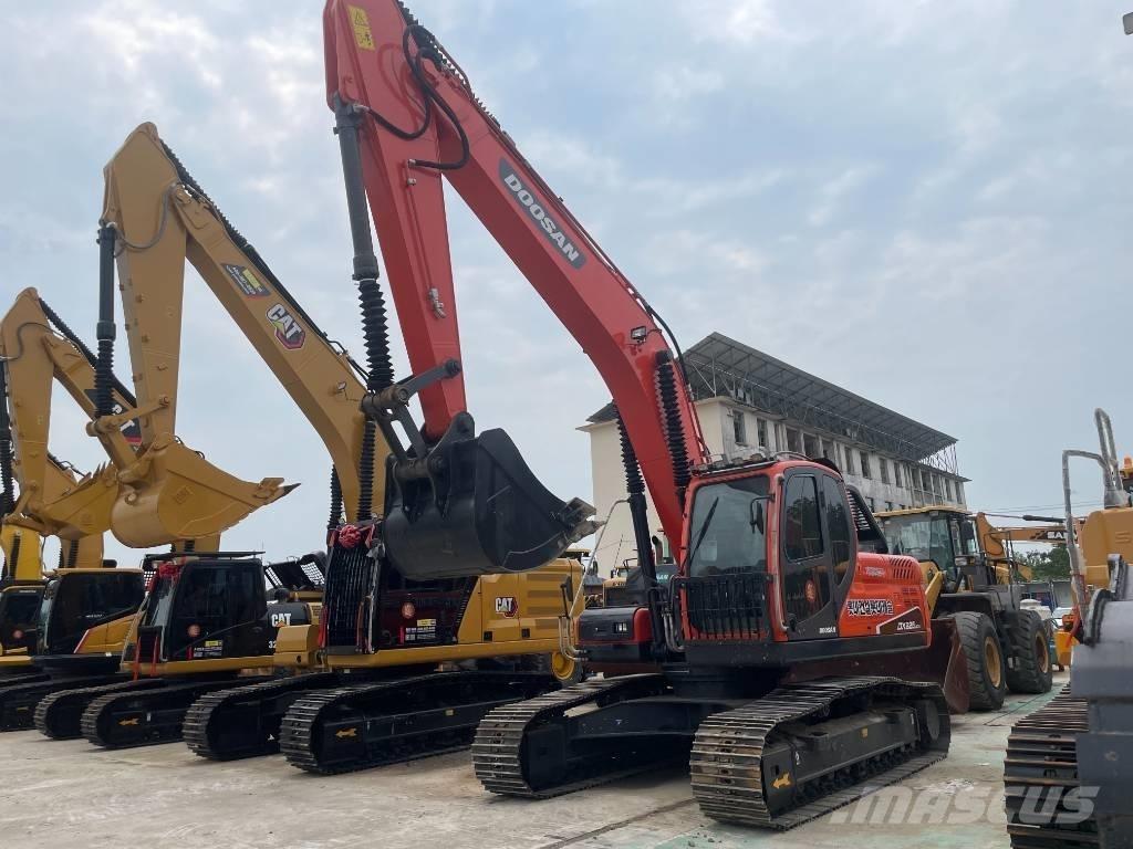 Doosan DX 225 LCA Paletli ekskavatörler