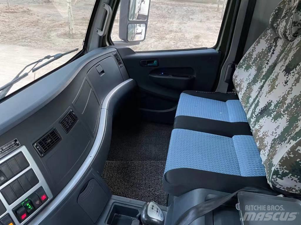 XCMG QY 25 J Kendini kuran kule vinçler