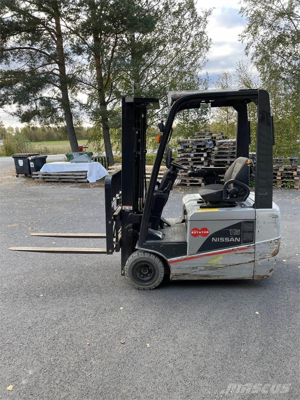 Nissan 15 Elektrikli forkliftler