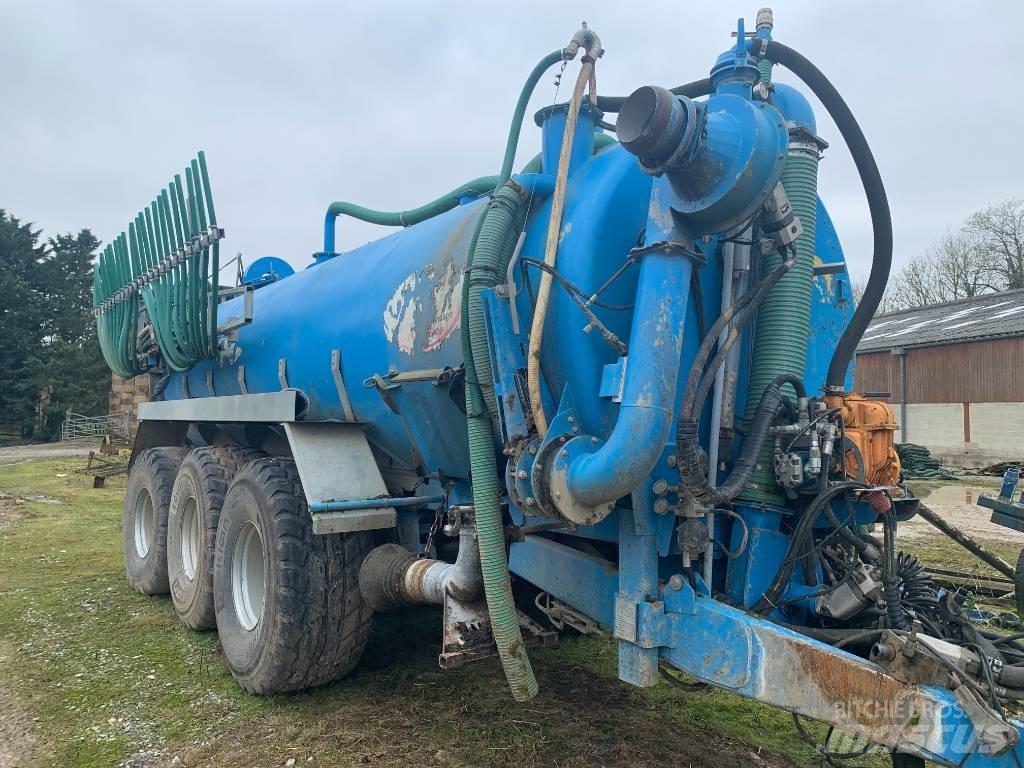  DOME OXY 22000 Sivi gübre ve ilaç tankerleri