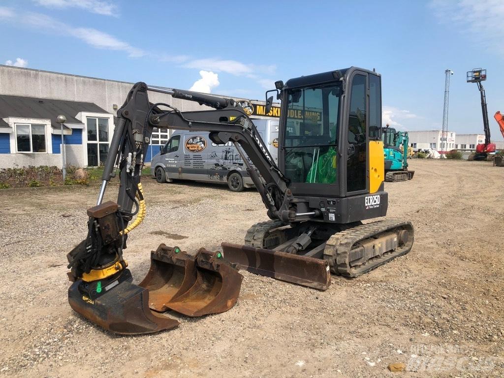 Volvo ECR 25 D Mini ekskavatörler, 7 tona dek