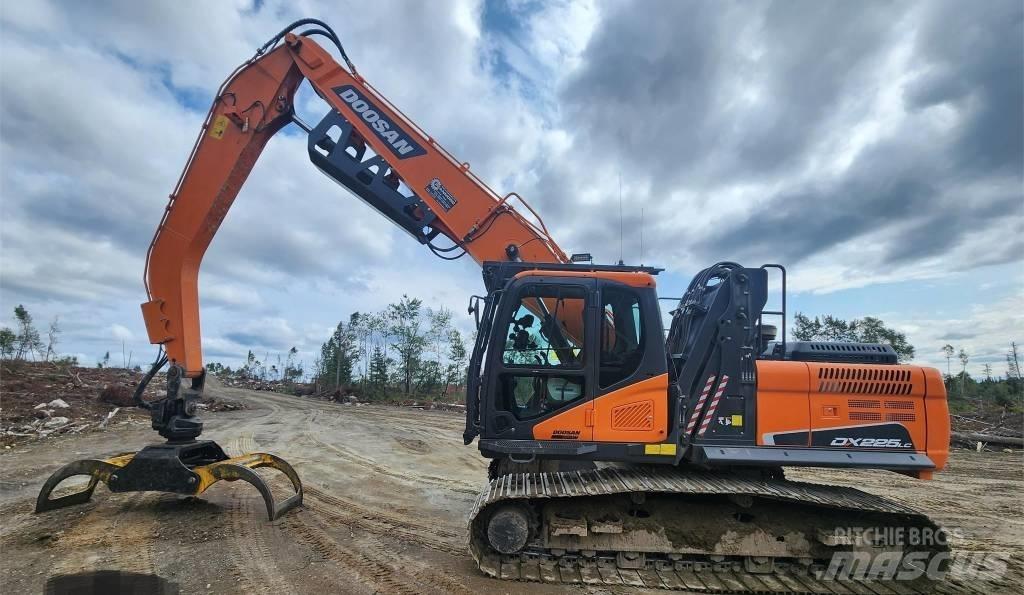 Doosan DX 225 LC-5 Paletli ekskavatörler