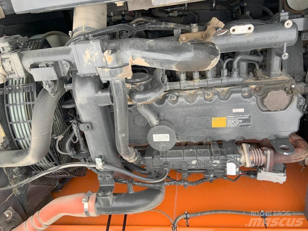 Doosan DX 225 LC-5 Paletli ekskavatörler