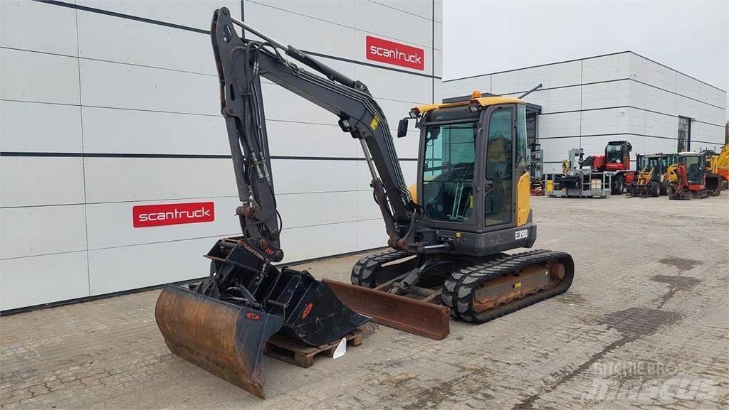 Volvo ECR50D Lastik tekerli ekskavatörler