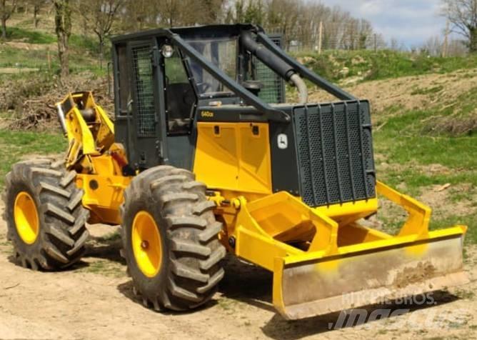 John Deere 640 Sürütücüler