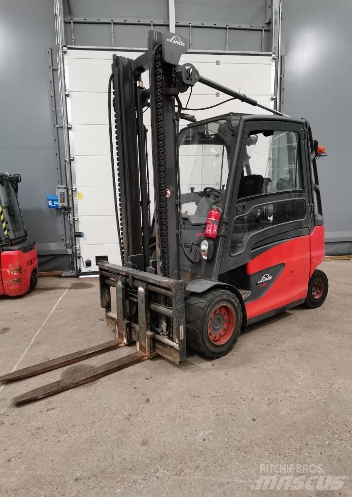 Linde E50HL-01 Elektrikli forkliftler