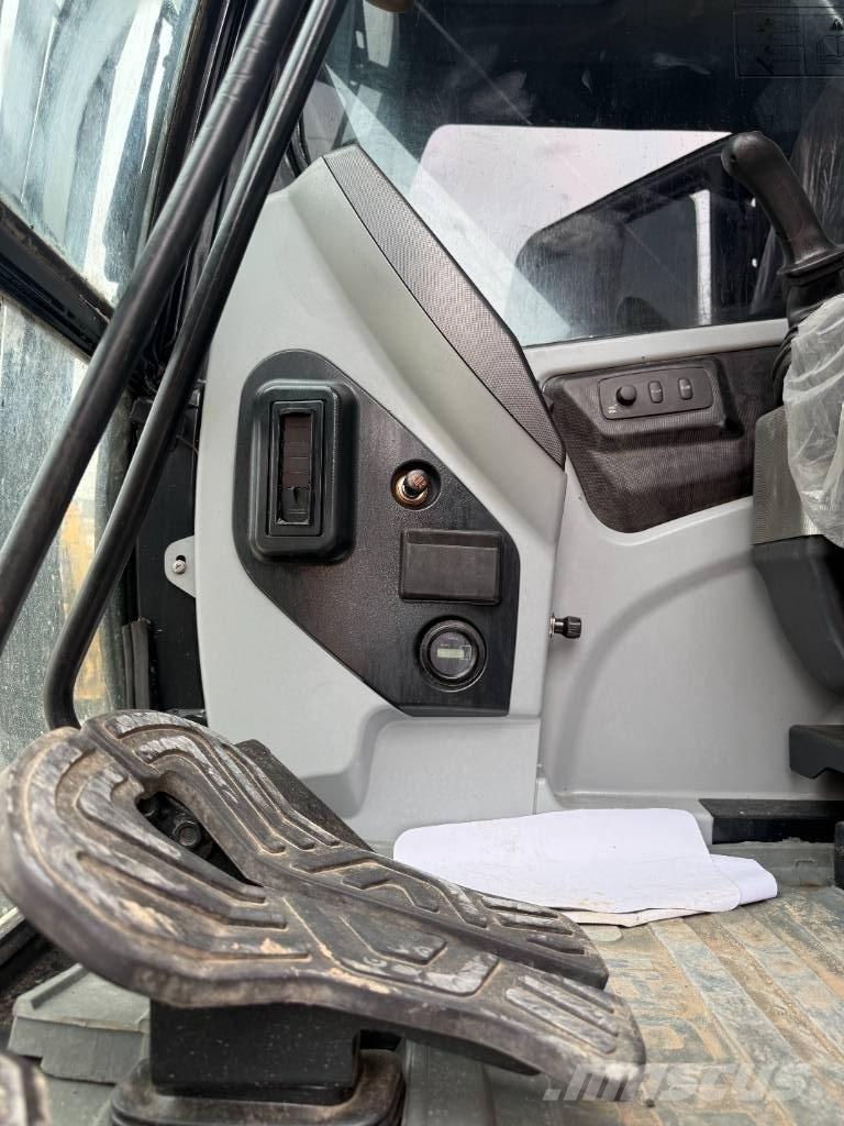Hyundai HX 220 Paletli ekskavatörler