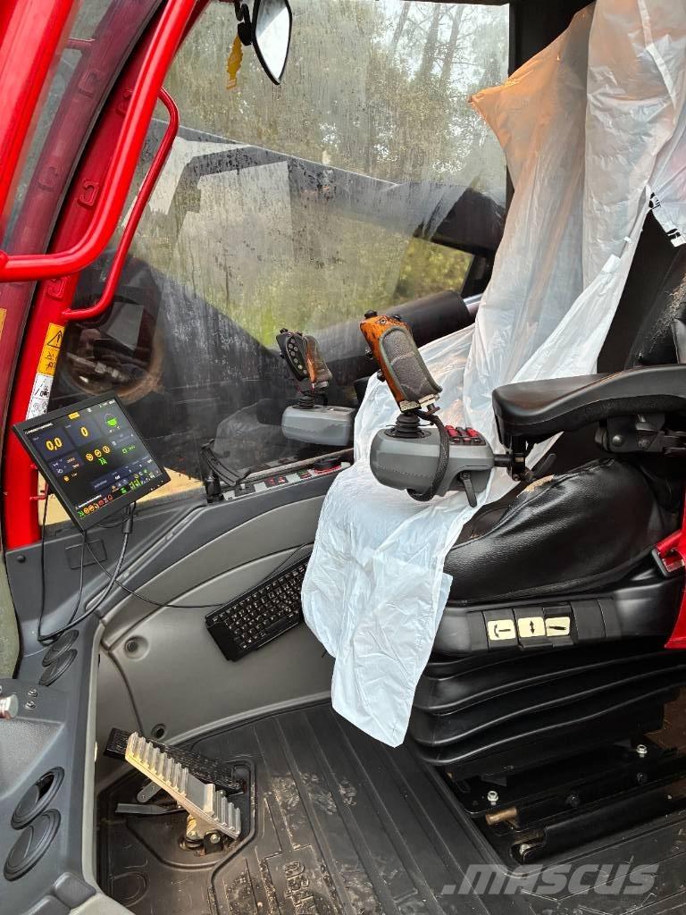 Komatsu 901 Biçerdöverler