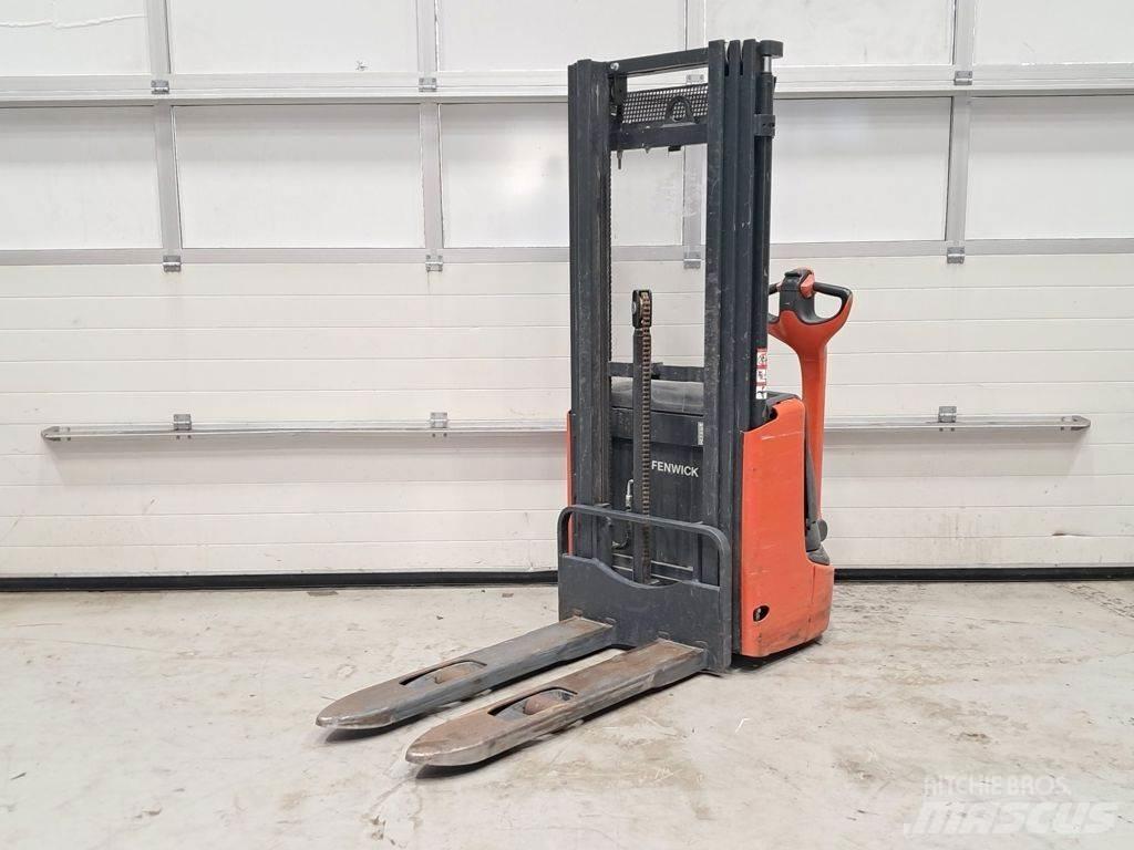 Linde L10 Yaya kumandali istif makinasi