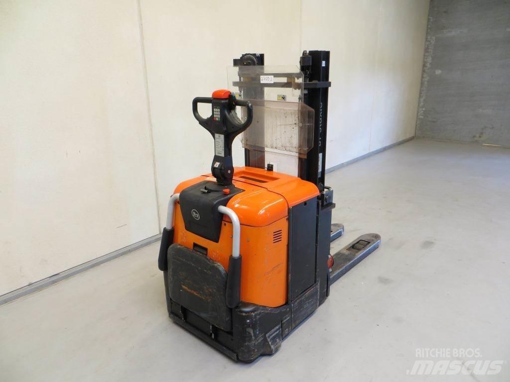 BT SPE125 Akülü depo ekipmanları
