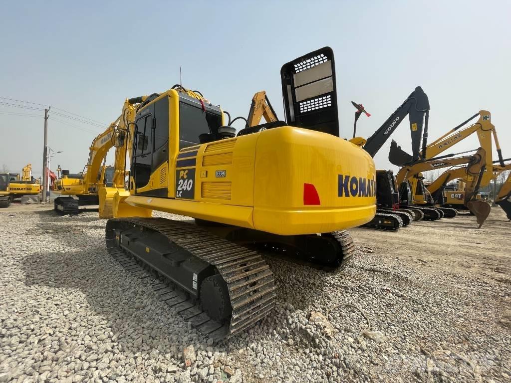 Komatsu PC 240 Paletli ekskavatörler