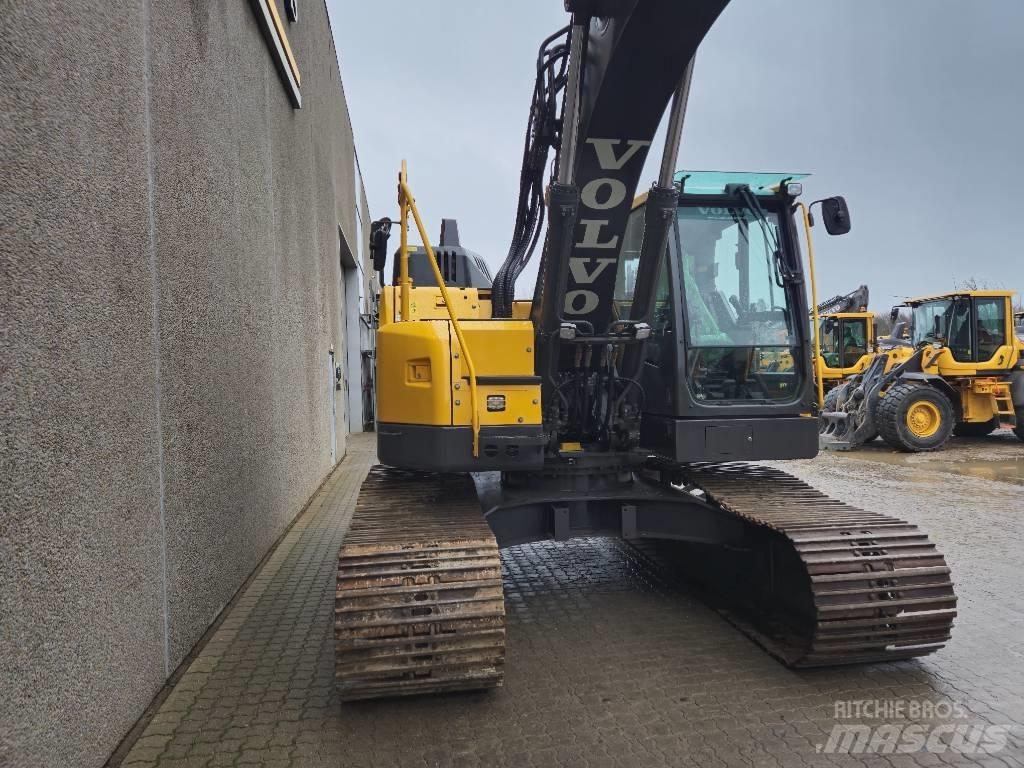 Volvo ECR 235 EL Paletli ekskavatörler