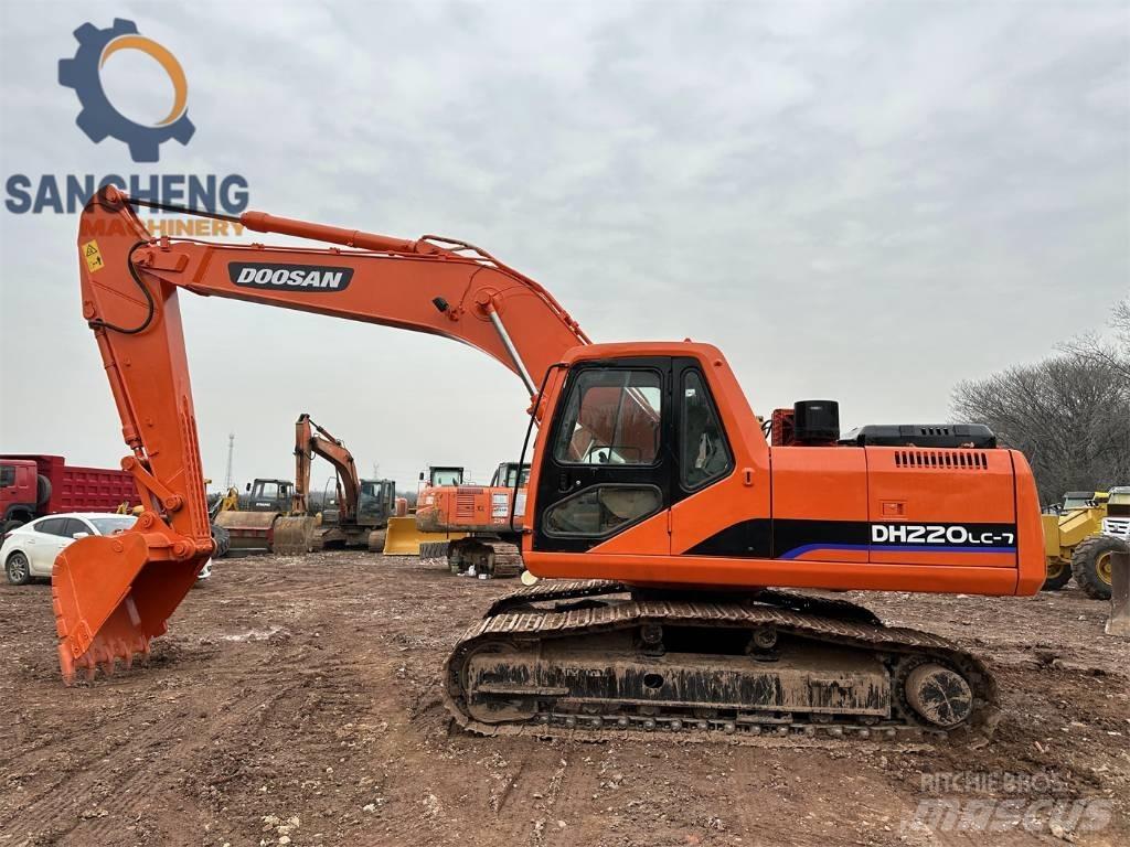 Doosan DX 220 Paletli ekskavatörler