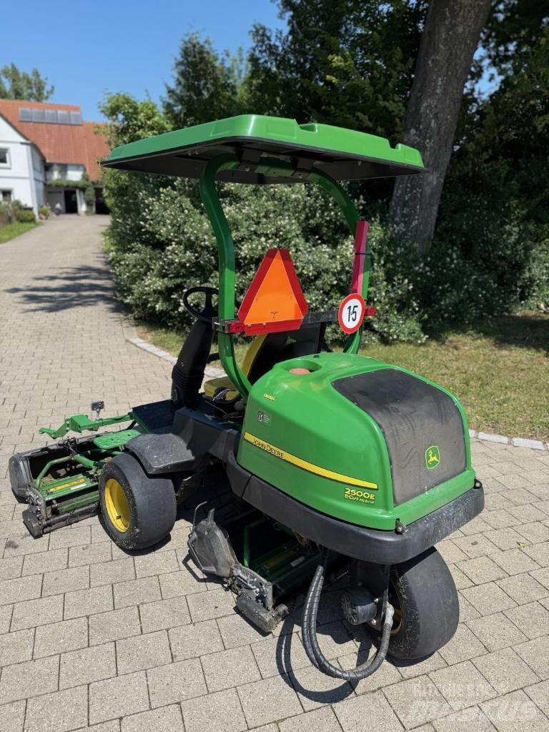 John Deere 2500 E Çim biçme makineleri