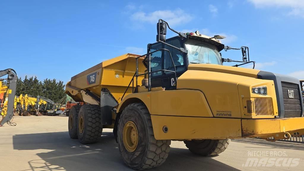 CAT 745 Belden kirma kaya kamyonu