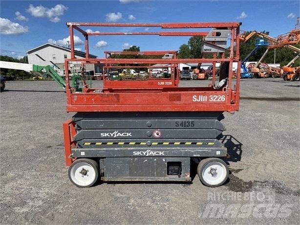 SkyJack SJ III 3226 Makasli platformlar