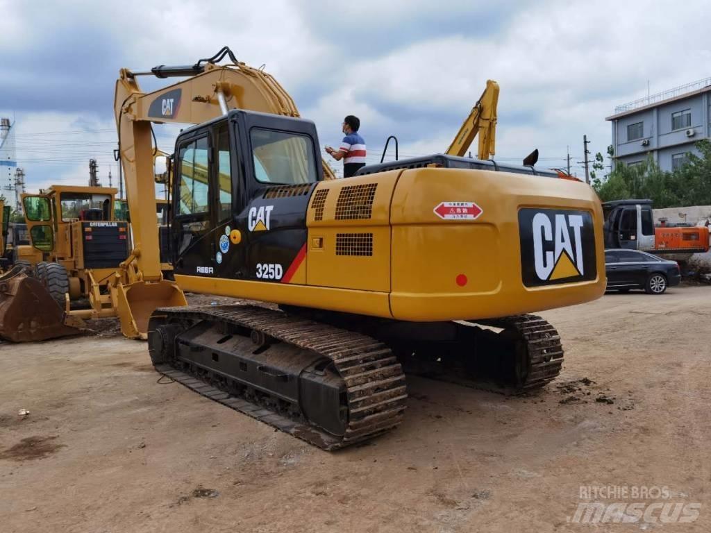 CAT 325DL Paletli ekskavatörler