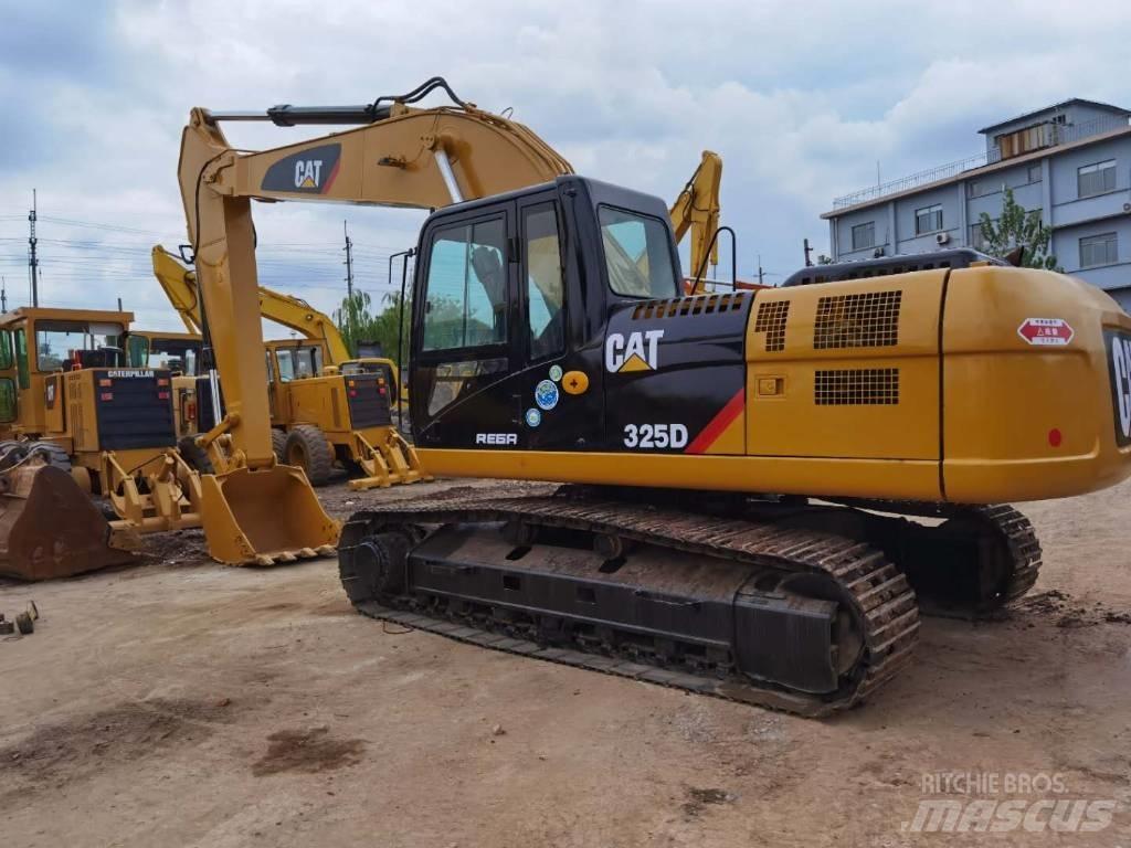 CAT 325DL Paletli ekskavatörler