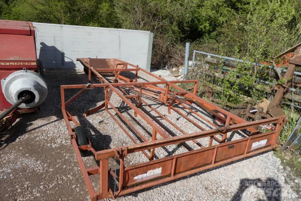 Brown bale sledge Ot Tirmigi