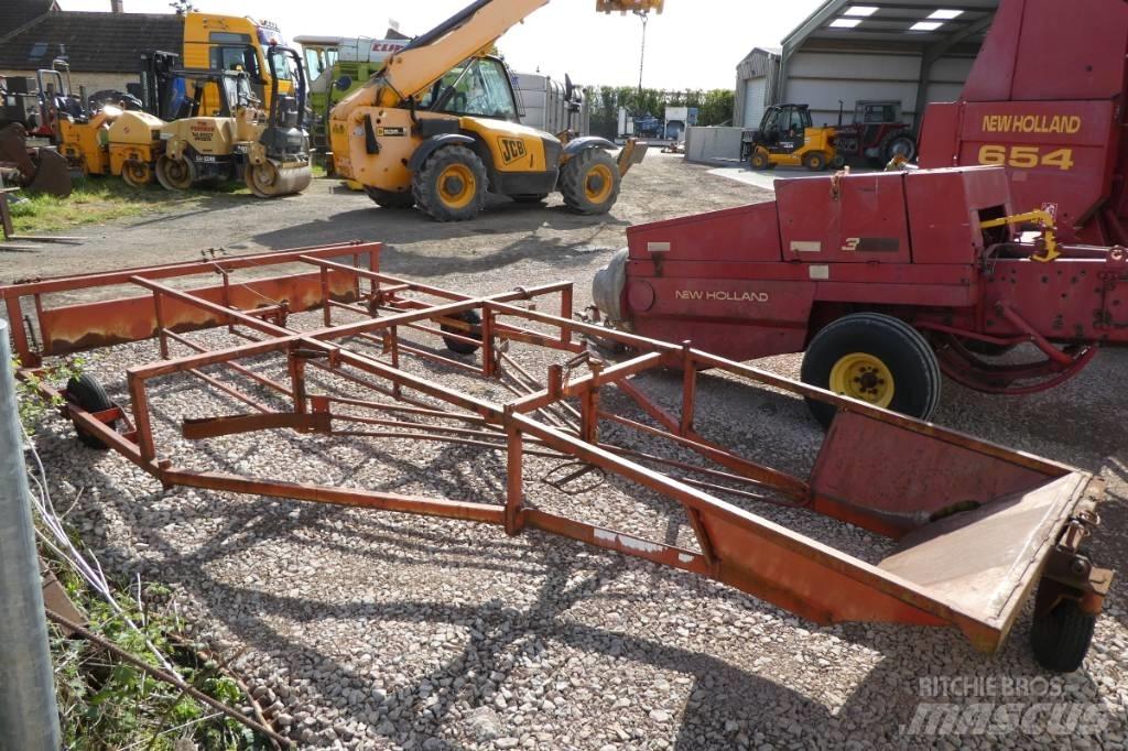 Brown bale sledge Ot Tirmigi